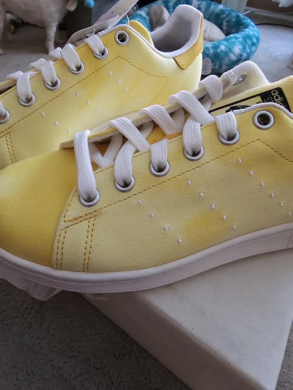adidas Kids Yellow Canvas Stan Smith-Inspired Sneakers Size 4.5US